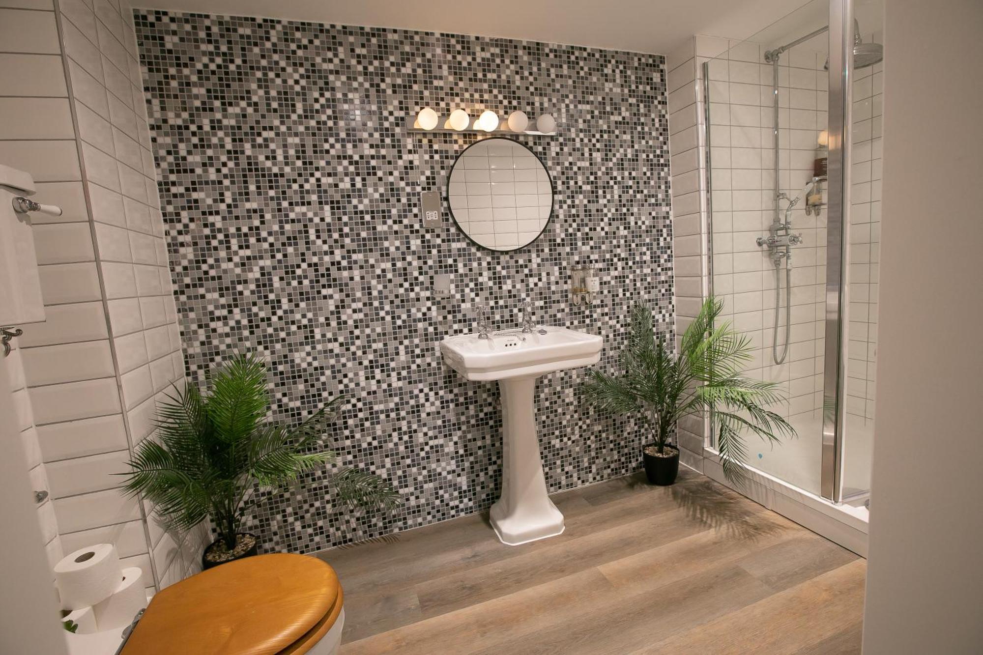 The Burlington Collection Apartment *